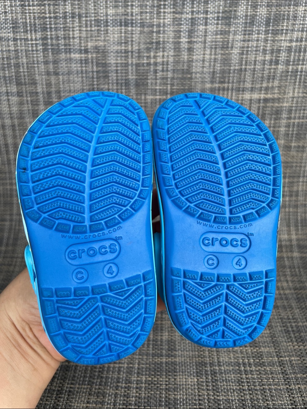 CROCS Baby Shark Pinkfong Band Clogs Slip On Shoes Unisex Infant Toddler Size 4 - Picture 8 of 9